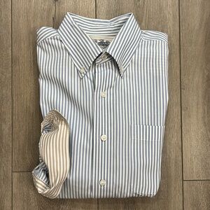 Cutter & Buck Blue/White Striped Longsleeve Button Down Shirt Tan Contrast Cuff